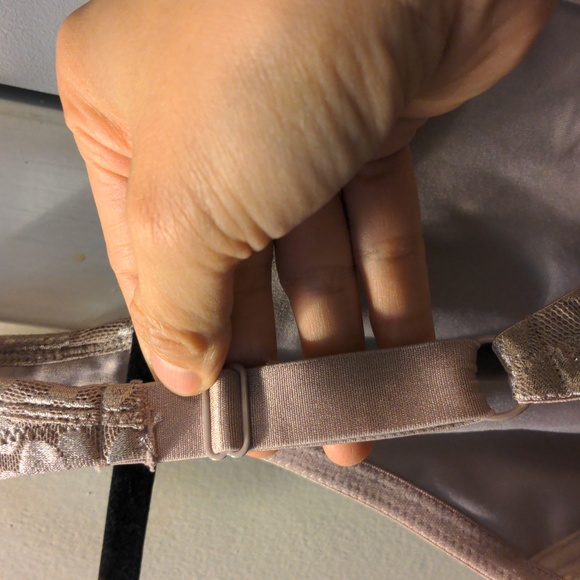 Comfortchoice Floral Lace Bra (no underwire or padding) EUC 38DD - Picture 8 of 12